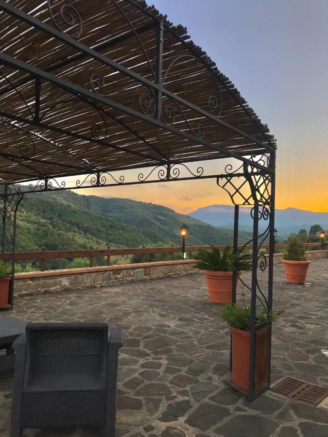 Agriturismo Piano Di Andrea Ostigliano Exteriör bild