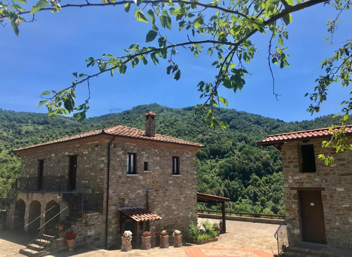 Agriturismo Piano Di Andrea Ostigliano Exteriör bild