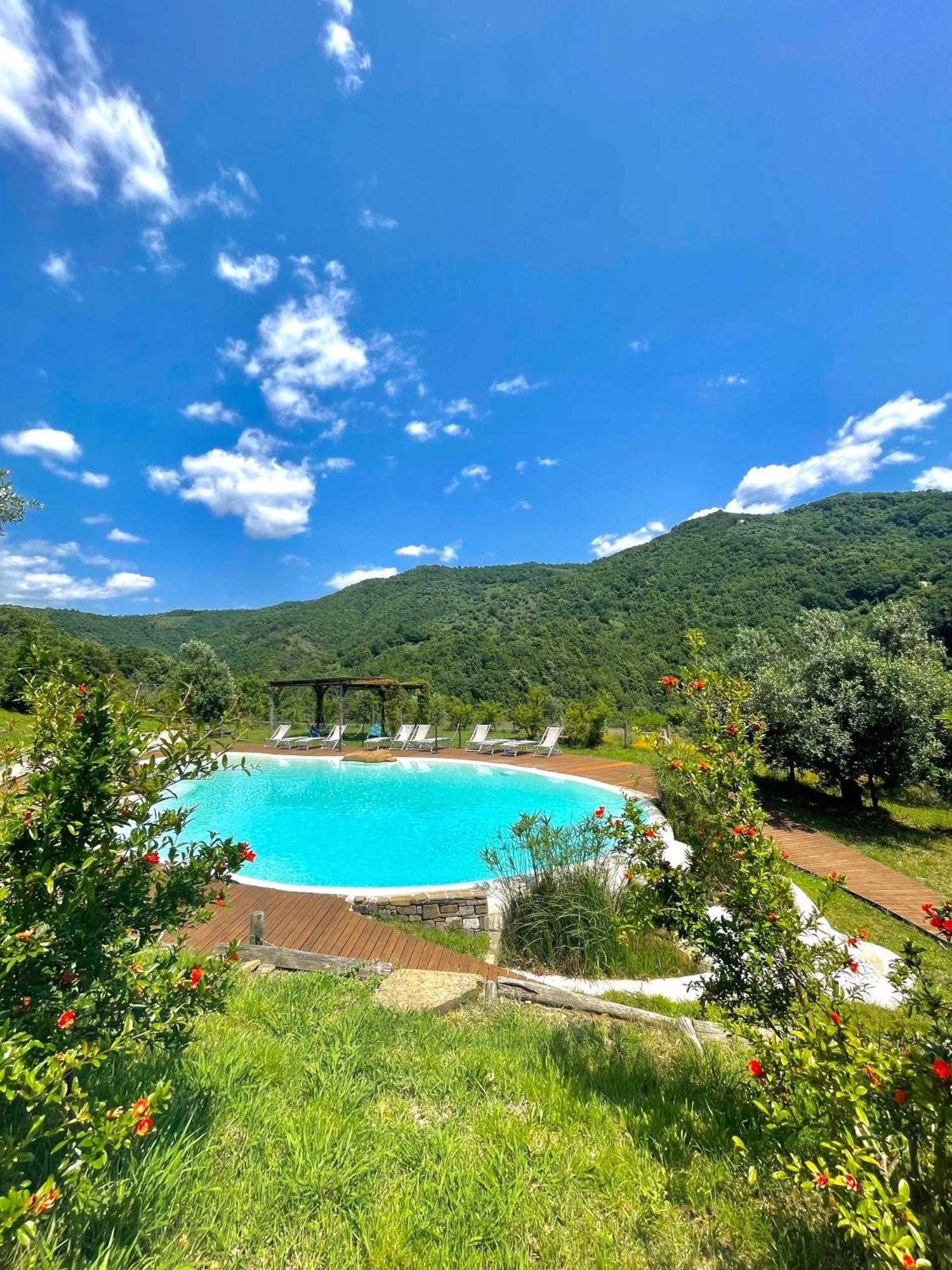 Agriturismo Piano Di Andrea Ostigliano Exteriör bild