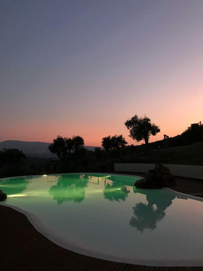 Agriturismo Piano Di Andrea Ostigliano Exteriör bild